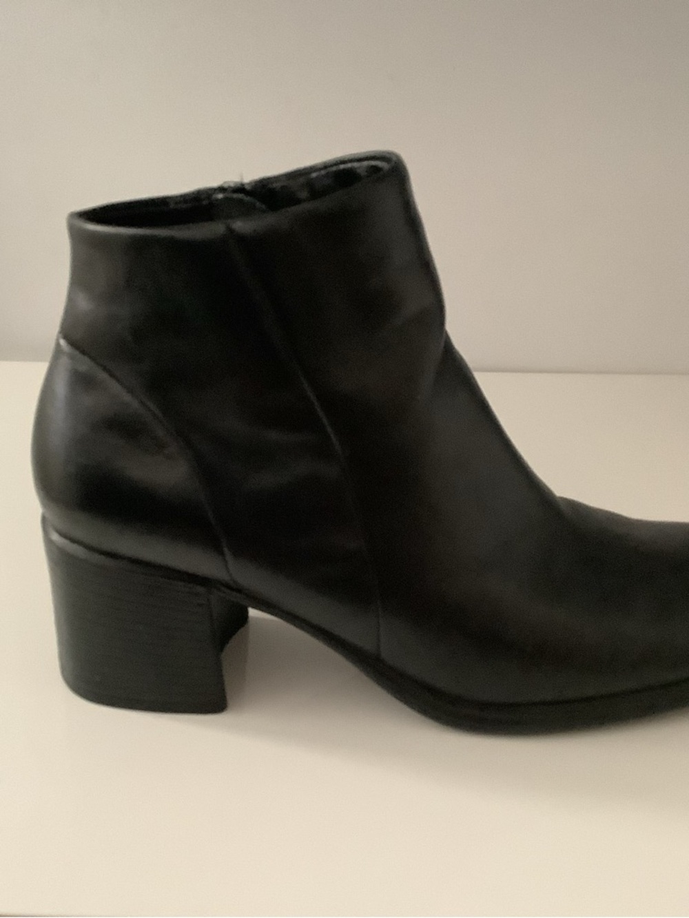 White mountain. Classic Black Leather Women's Ankle Boot - Picture 4 of 9